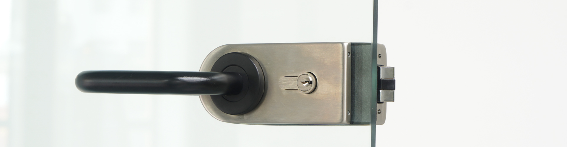 glass door lock